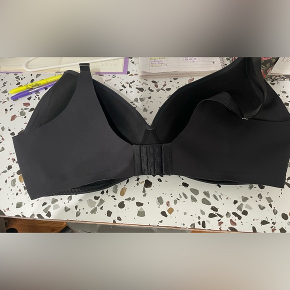 Bras - Picture 2 of 3
